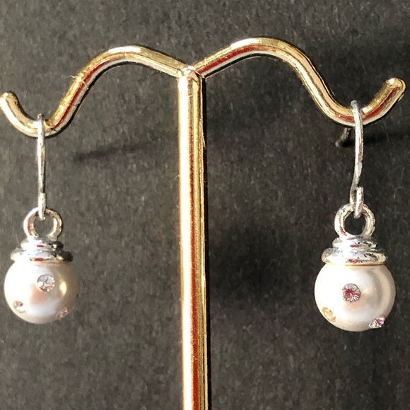 HAND CRAFTED Silver White Pearl rhinestone necklace an earrings dainty Gift Set - Picture 4 of 10